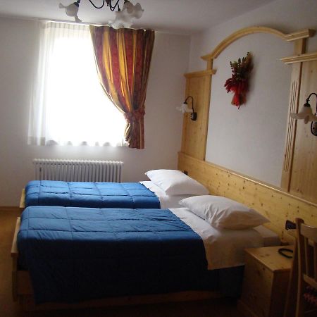Hotel Pizzo Degli Uccelli Castello Tesino Bagian luar foto