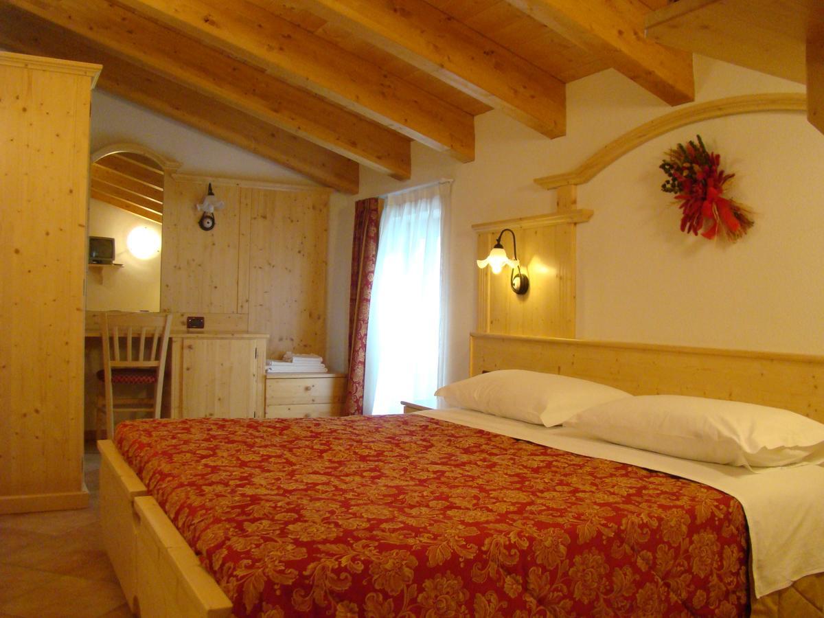Hotel Pizzo Degli Uccelli Castello Tesino Bagian luar foto