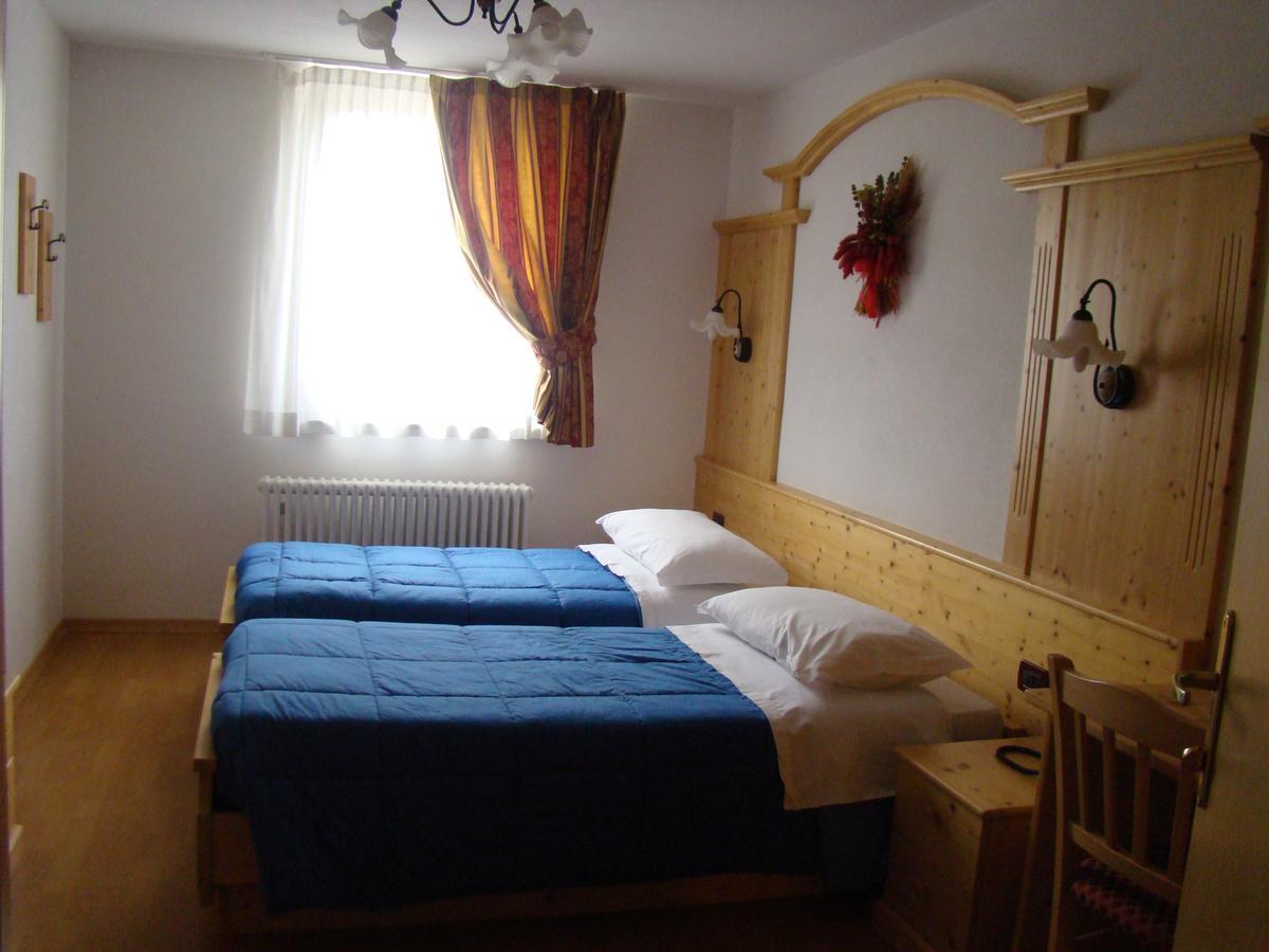 Hotel Pizzo Degli Uccelli Castello Tesino Bagian luar foto