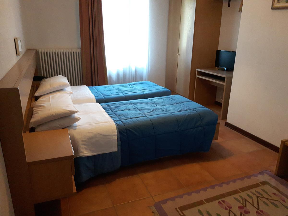 Hotel Pizzo Degli Uccelli Castello Tesino Bagian luar foto